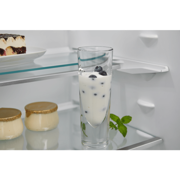 Хладилник с фризер Electrolux ENN2854COW No Frost - Image 4