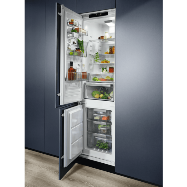 Хладилник с фризер Electrolux ENN3074EFW - Image 2