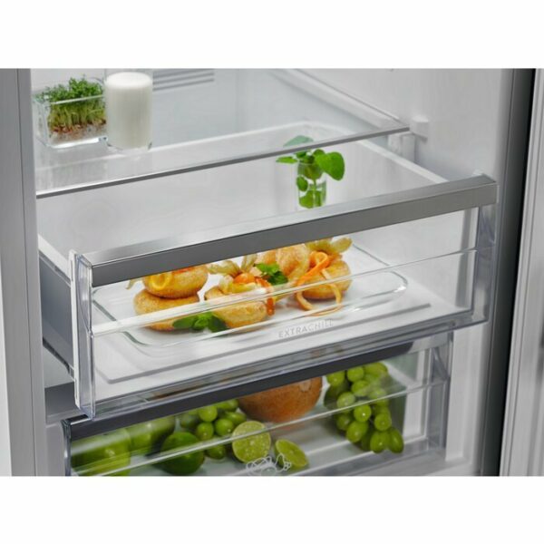Хладилник с фризер Electrolux LNC7ME34X1 - Image 4