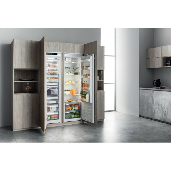 Фризер Hotpoint Ariston BF 1801 E F AA