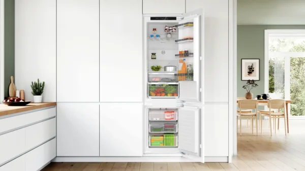 Хладилник с фризер Bosch KIN96VFD0