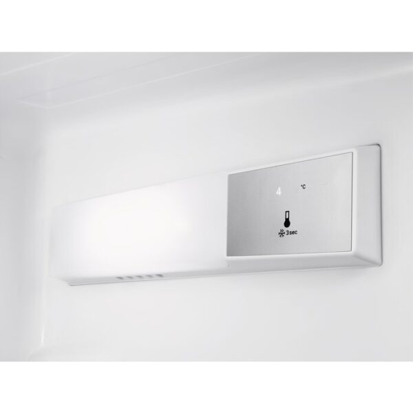 Хладилник с горна камера Electrolux ST281F