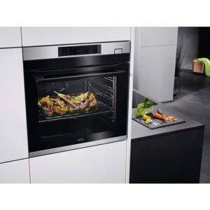 Фурна с пара за вграждане AEG BSE78228BM
