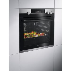 Фурна за вграждане с пара AEG BSS57606BM