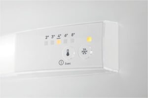 Хладилник с камера AEG SFB612E1AS