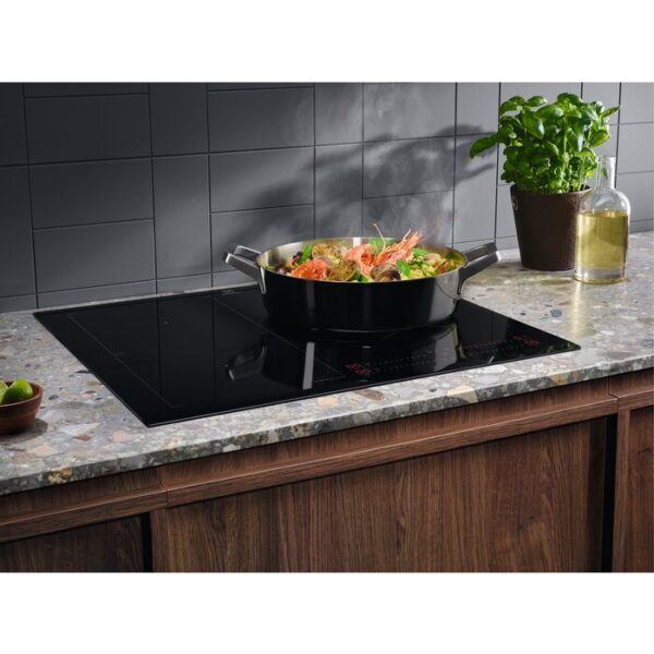 Индукционен плот Electrolux EIS62453 - Image 2