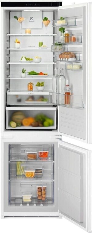 Хладилник с фризер Electrolux ENT6MD19S3